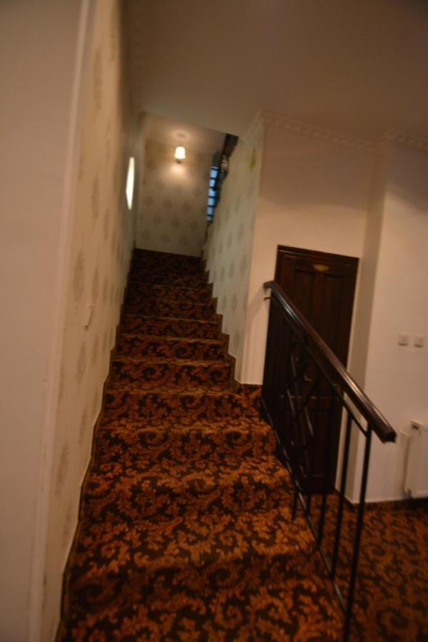Gala - Guesthouse Oradea Extérieur photo