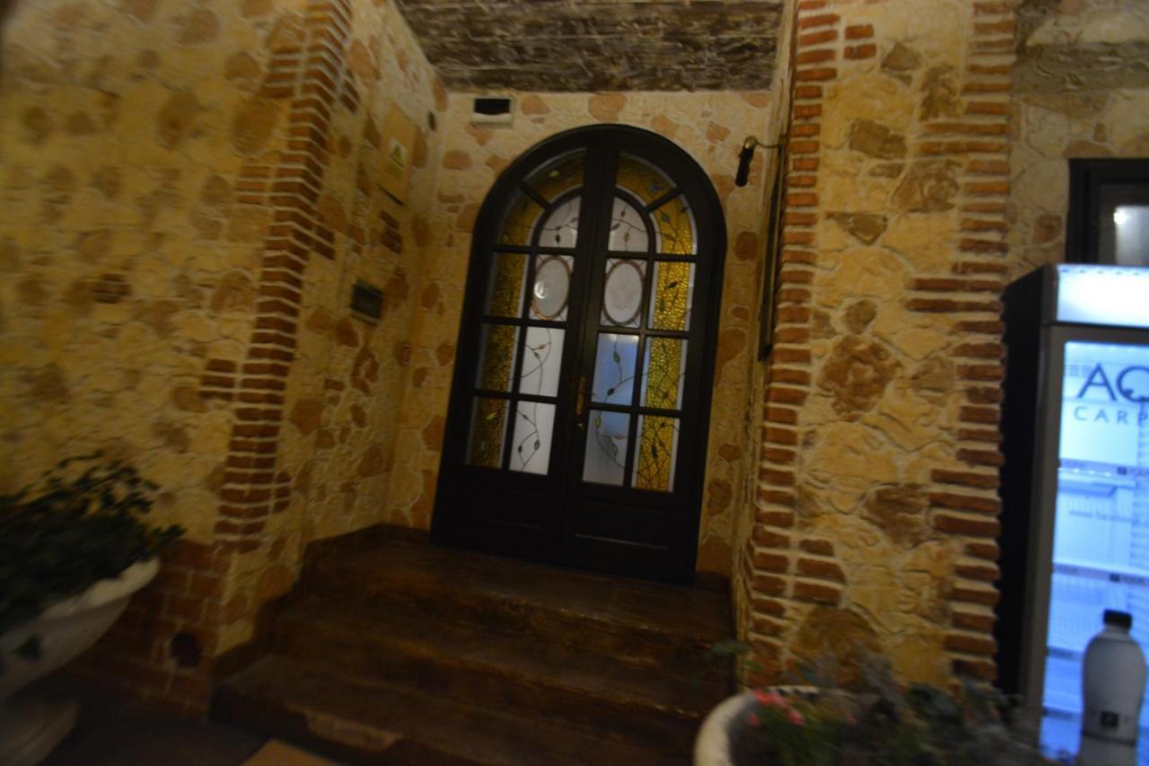 Gala - Guesthouse Oradea Extérieur photo