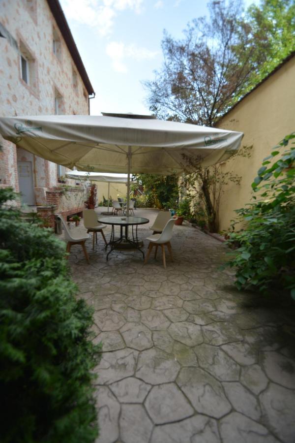 Gala - Guesthouse Oradea Extérieur photo
