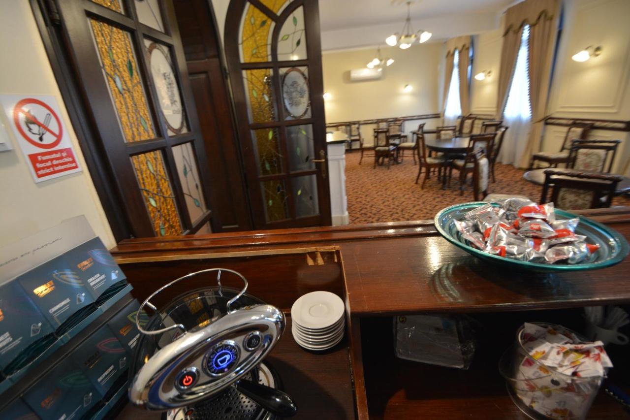 Gala - Guesthouse Oradea Extérieur photo