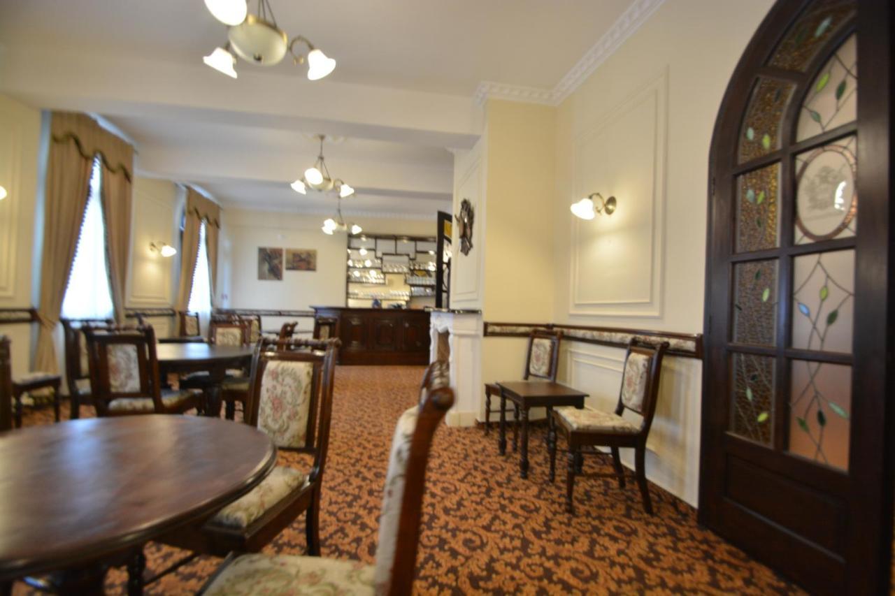 Gala - Guesthouse Oradea Extérieur photo