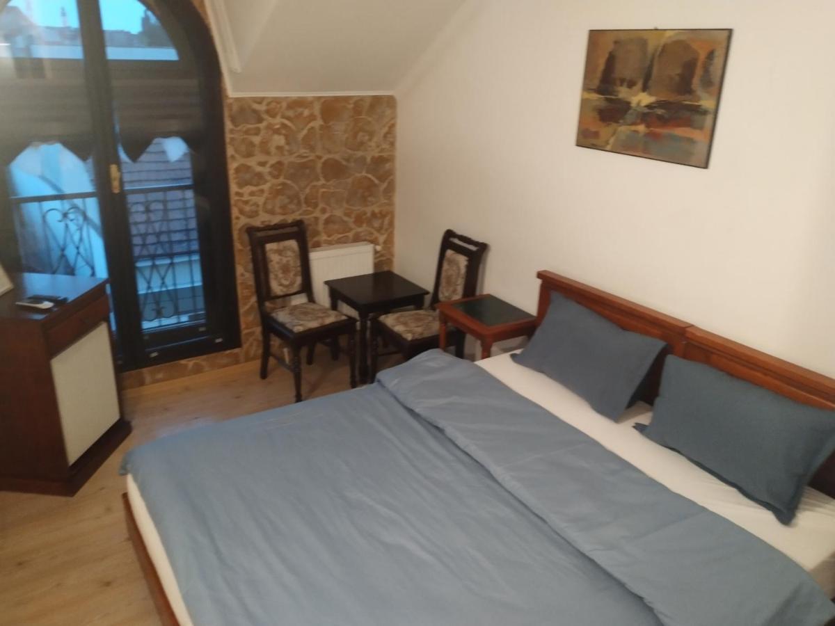 Gala - Guesthouse Oradea Chambre photo