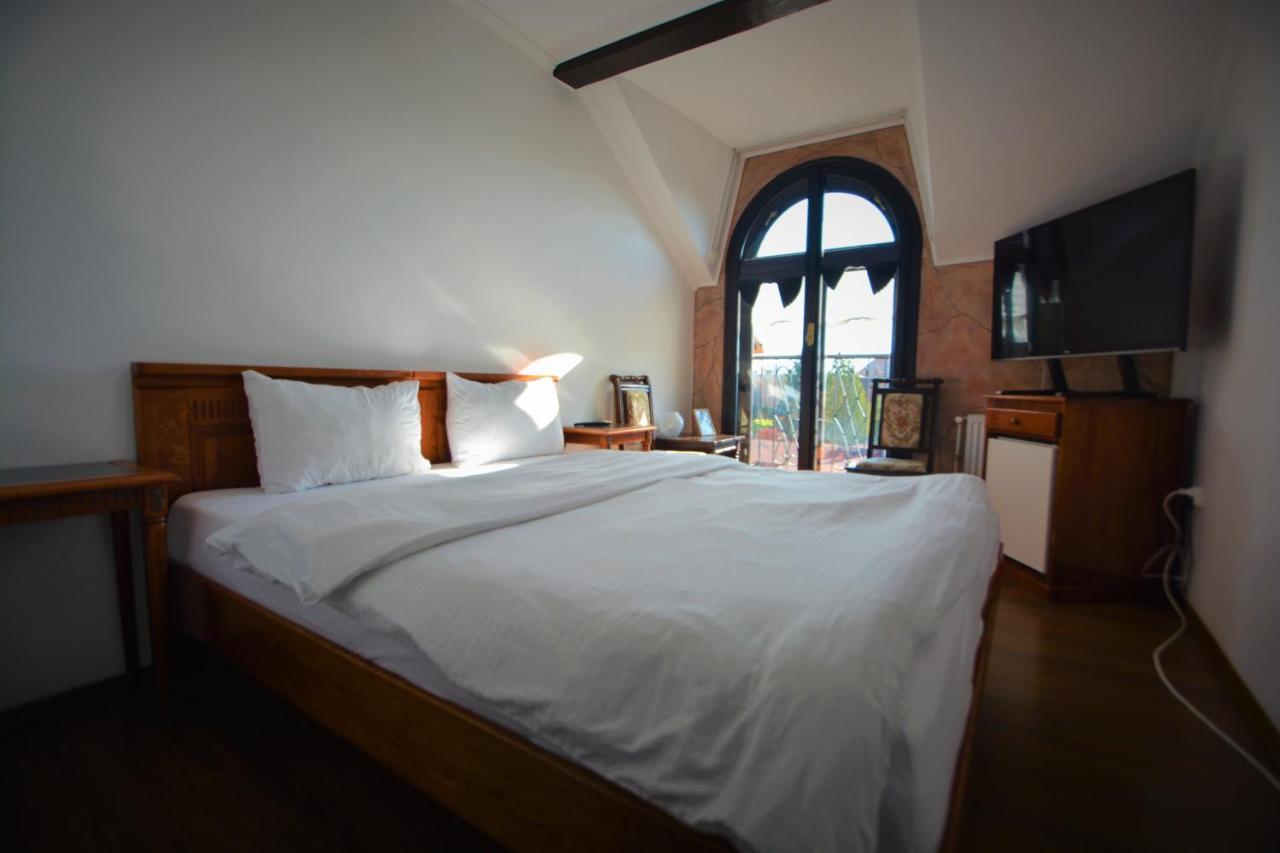 Gala - Guesthouse Oradea Extérieur photo