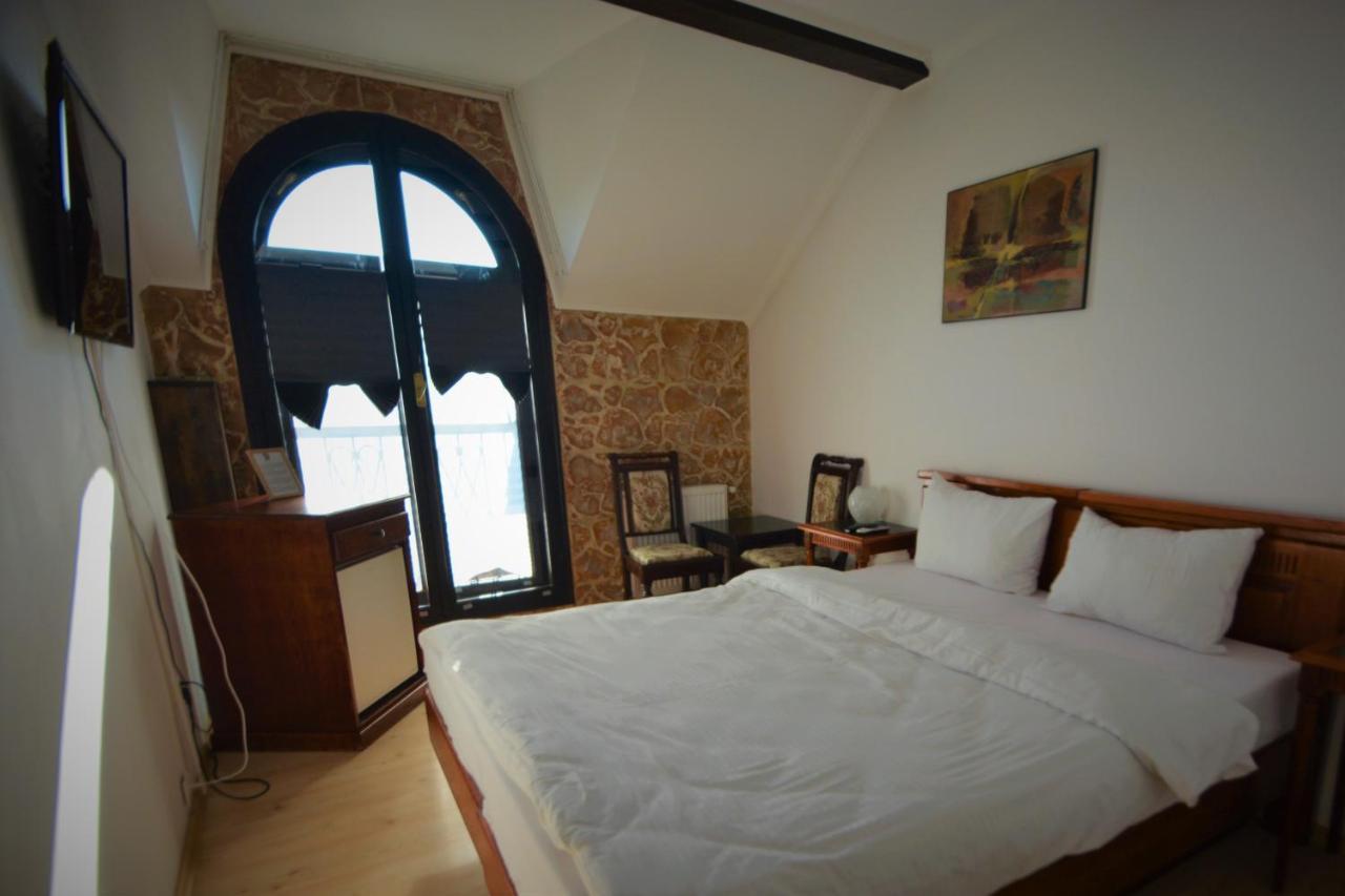 Gala - Guesthouse Oradea Extérieur photo